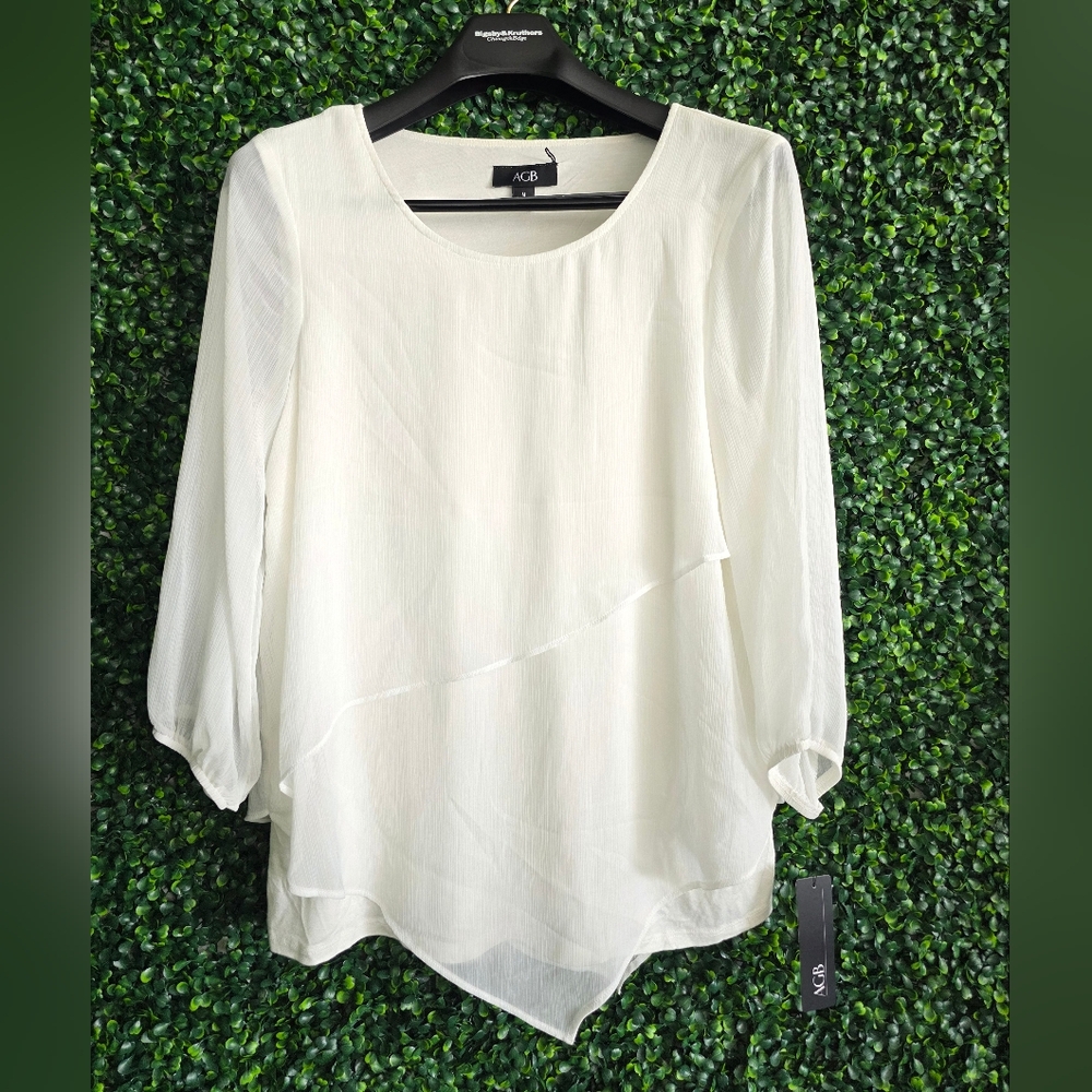 AGB Women's White Asymmetrical Top Size M